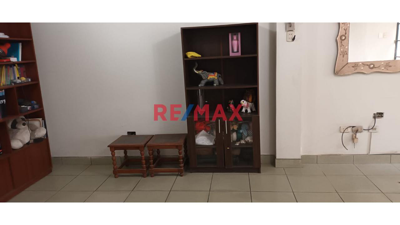 Venta De Linda Casa De 4 Pisos En San Felipe Comas - 4