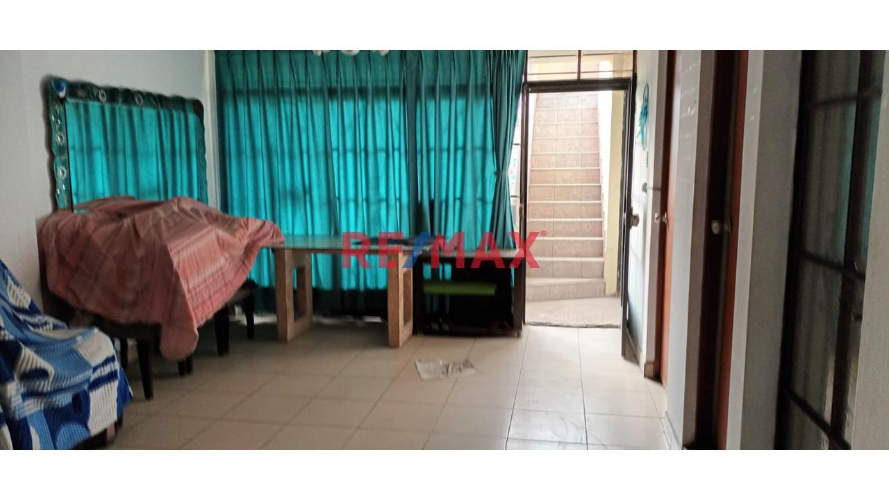 Venta De Linda Casa De 4 Pisos En San Felipe Comas - 15