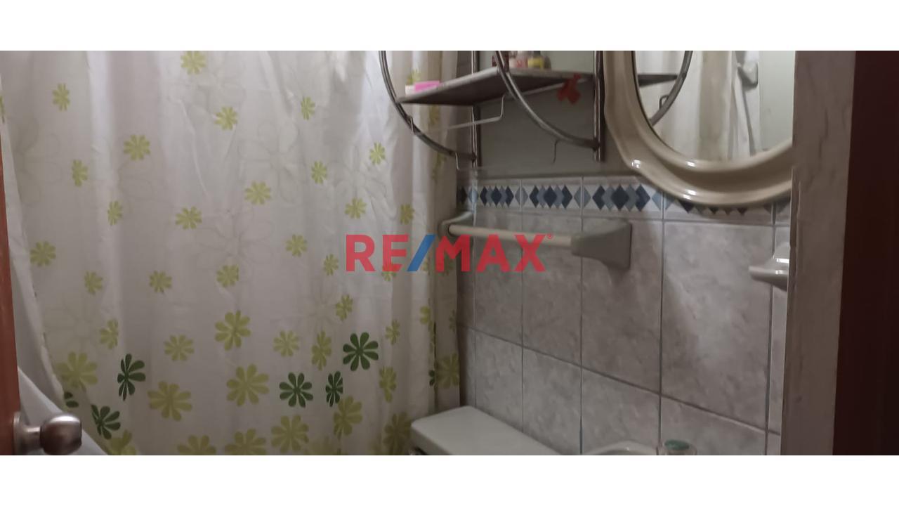 Venta De Linda Casa De 4 Pisos En San Felipe Comas - 17