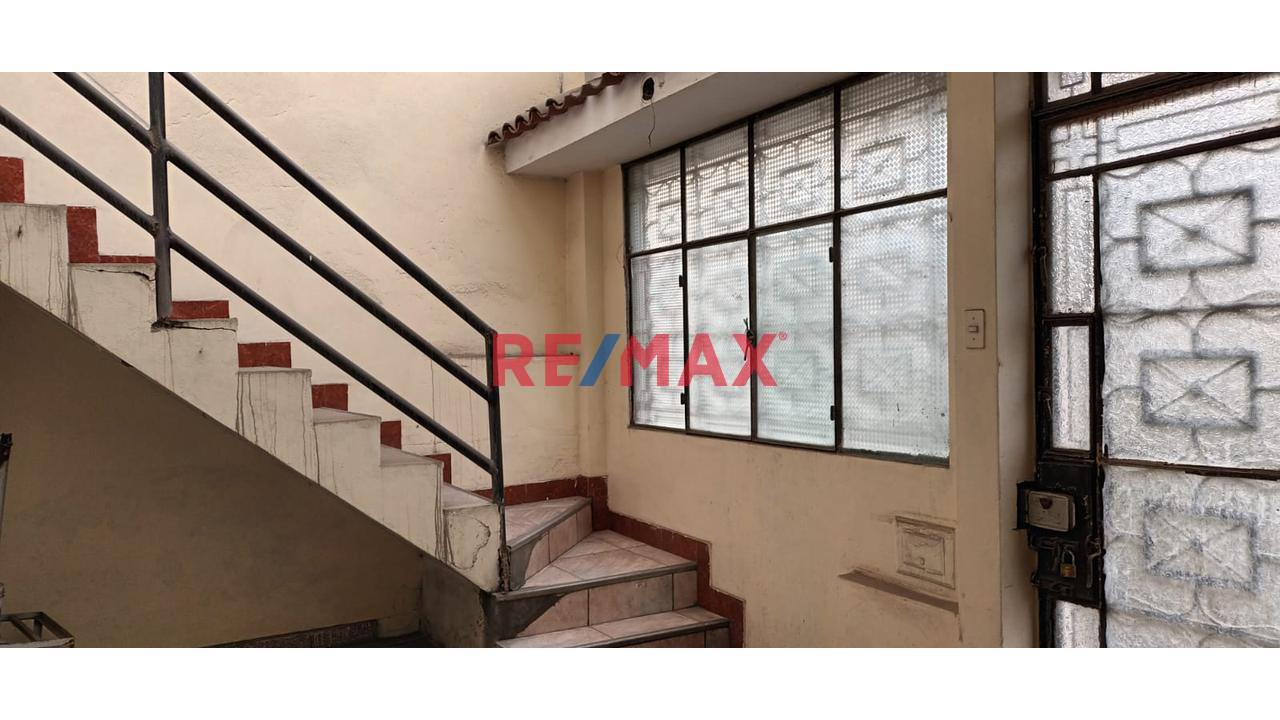 Venta De Linda Casa De 4 Pisos En San Felipe Comas - 18
