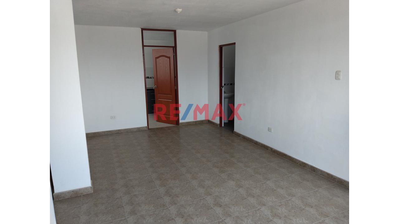 Venta De Edificio Casa En Esquina De 4 Pisos En La Zona Del Callao Frente Av. Gambeta — foto 4