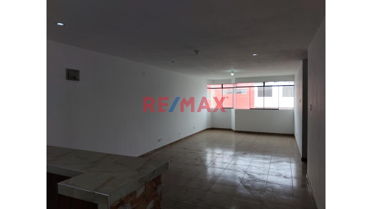 Venta De Edificio Casa En Esquina De 4 Pisos En La Zona Del Callao Frente Av. Gambeta — foto 9