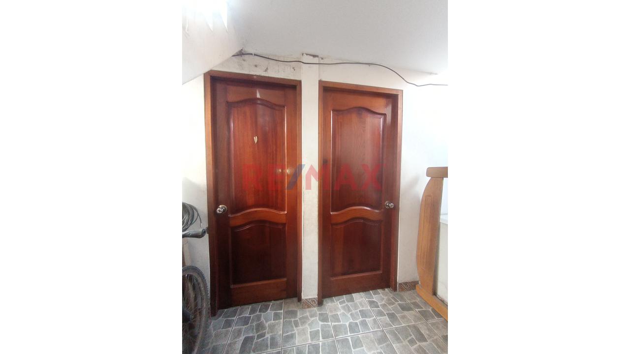 Ocasión: Venta De Casa De 3 Pisos Con Departamento Independiente En Cada Piso En Sjm - 14
