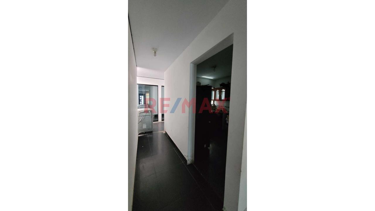 Ocasión: Venta De Casa De 3 Pisos Con Departamento Independiente En Cada Piso En Sjm - 7