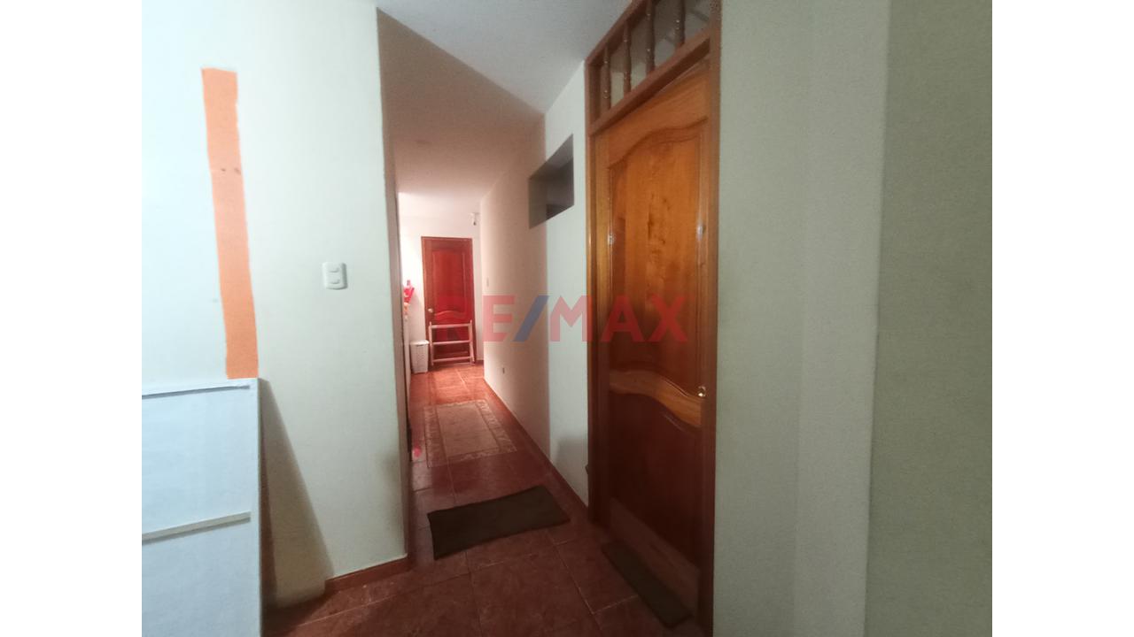 Ocasión: Venta De Casa De 3 Pisos Con Departamento Independiente En Cada Piso En Sjm - 11