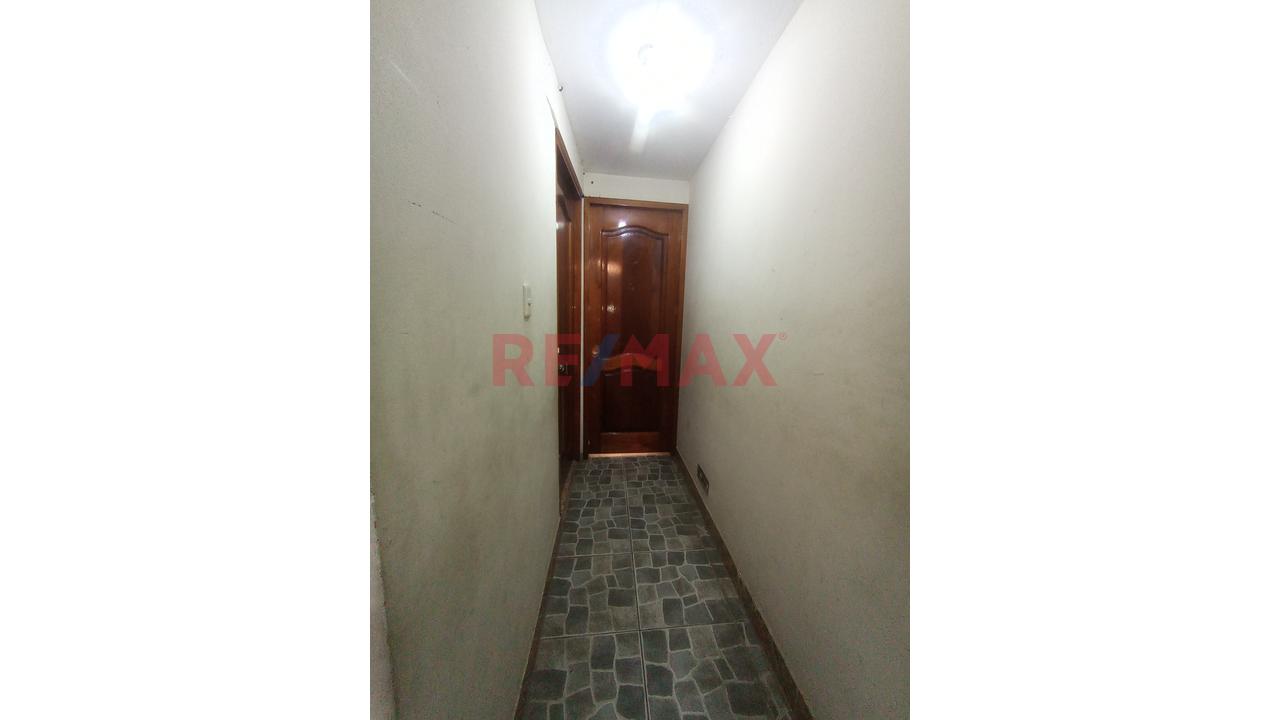 Ocasión: Venta De Casa De 3 Pisos Con Departamento Independiente En Cada Piso En Sjm - 15