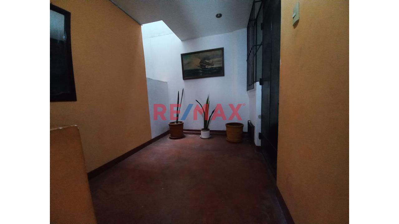 Vendo Casa Para Inversion En Avenida Central - 7