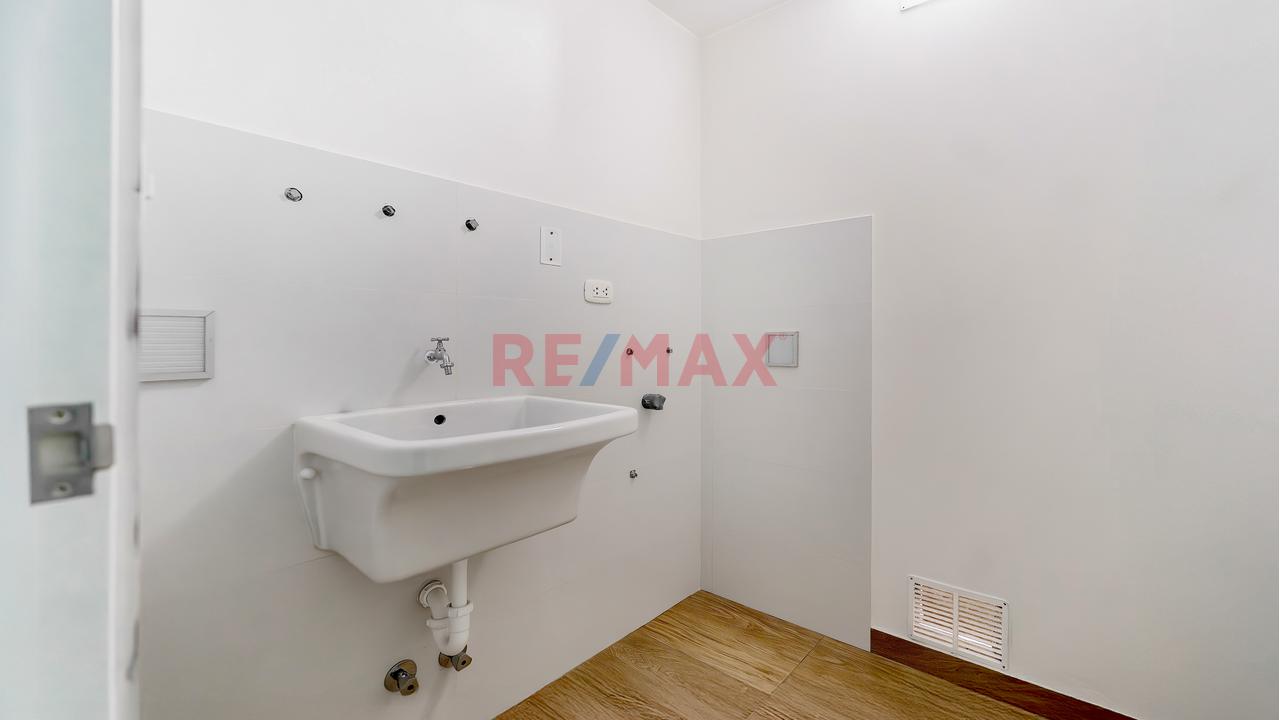 Venta Departamento Estreno – 1Er Piso Con Patio Privado En Surco – 126 M² – 2 Cocheras – Entrega A Fines De 2025 — foto 3