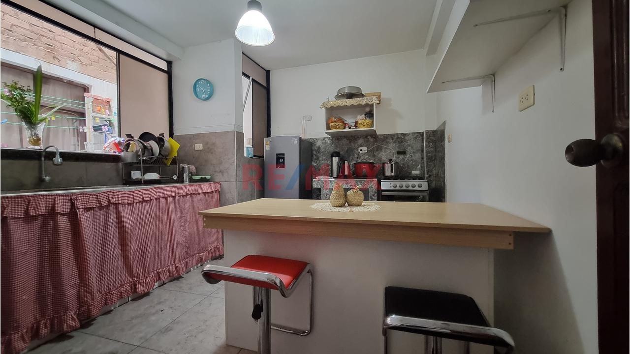 Casa de 4 dormitorios y 2 baños ubicado en La Victoria Casa de 4 dormitorios y 2 baños ubicado en La Victoria