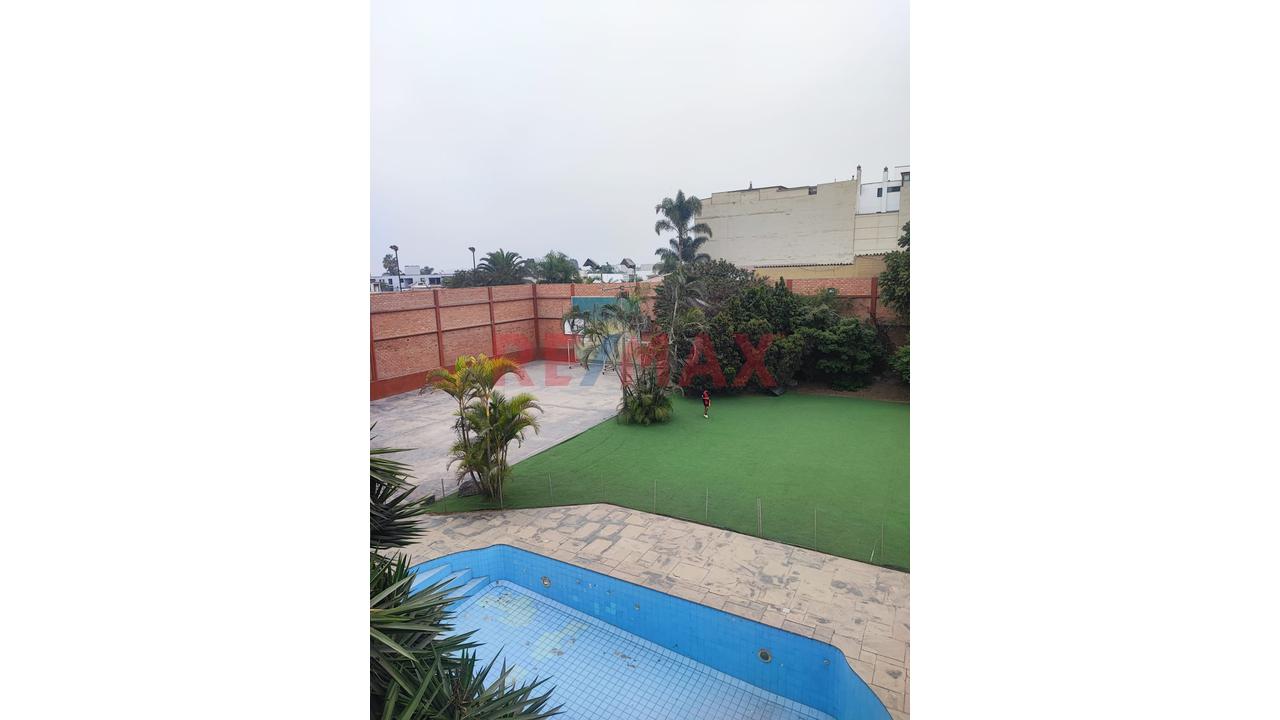 ¡Atención Inversionistas! Exclusiva Casa O Terreno En Venta En Surco Con Piscina, Cancha De Fronton Y Amplios Ambientes — foto 14
