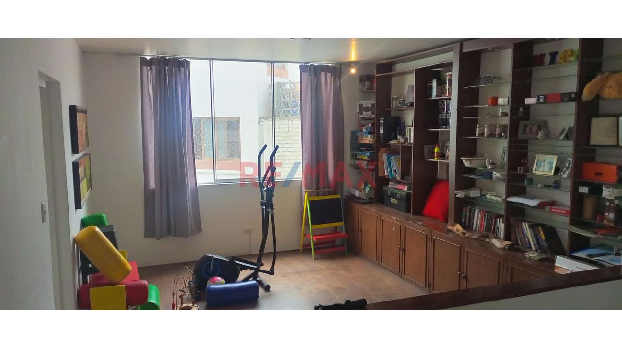 Se Vende Casa De 300 M² En Surco – Ideal Para Familias Grandes, Inversion O Proyecto Inmobiliario — foto 9