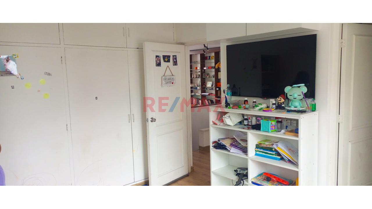 Se Vende Casa De 300 M² En Surco – Ideal Para Familias Grandes, Inversion O Proyecto Inmobiliario — foto 12