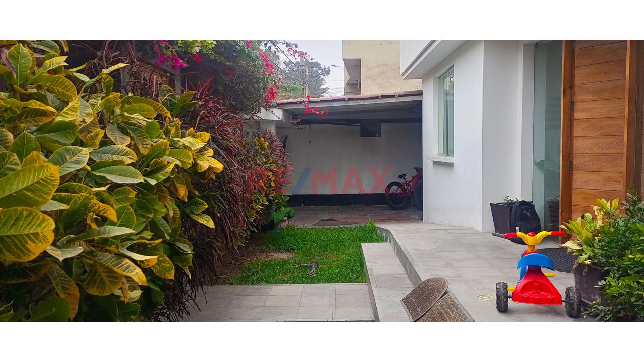Se Vende Casa De 300 M² En Surco – Ideal Para Familias Grandes, Inversion O Proyecto Inmobiliario — foto 2