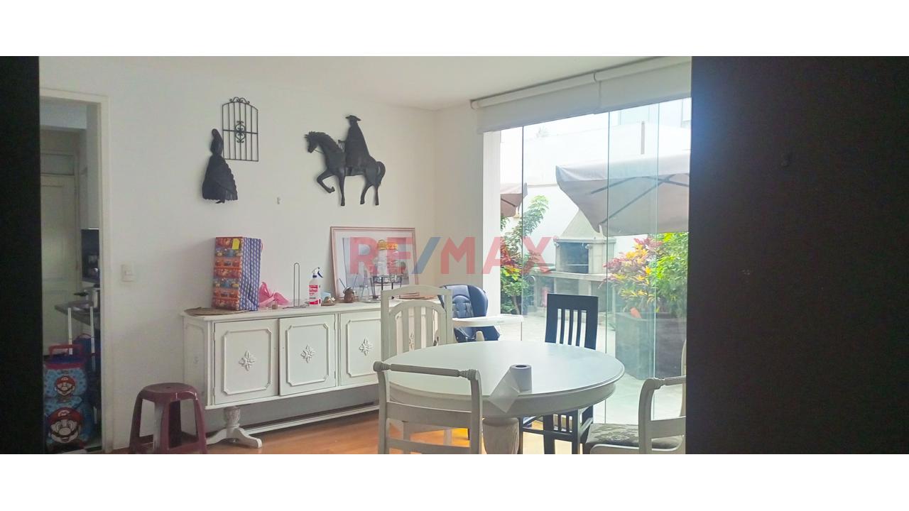 Se Vende Casa De 300 M² En Surco – Ideal Para Familias Grandes, Inversion O Proyecto Inmobiliario — foto 6