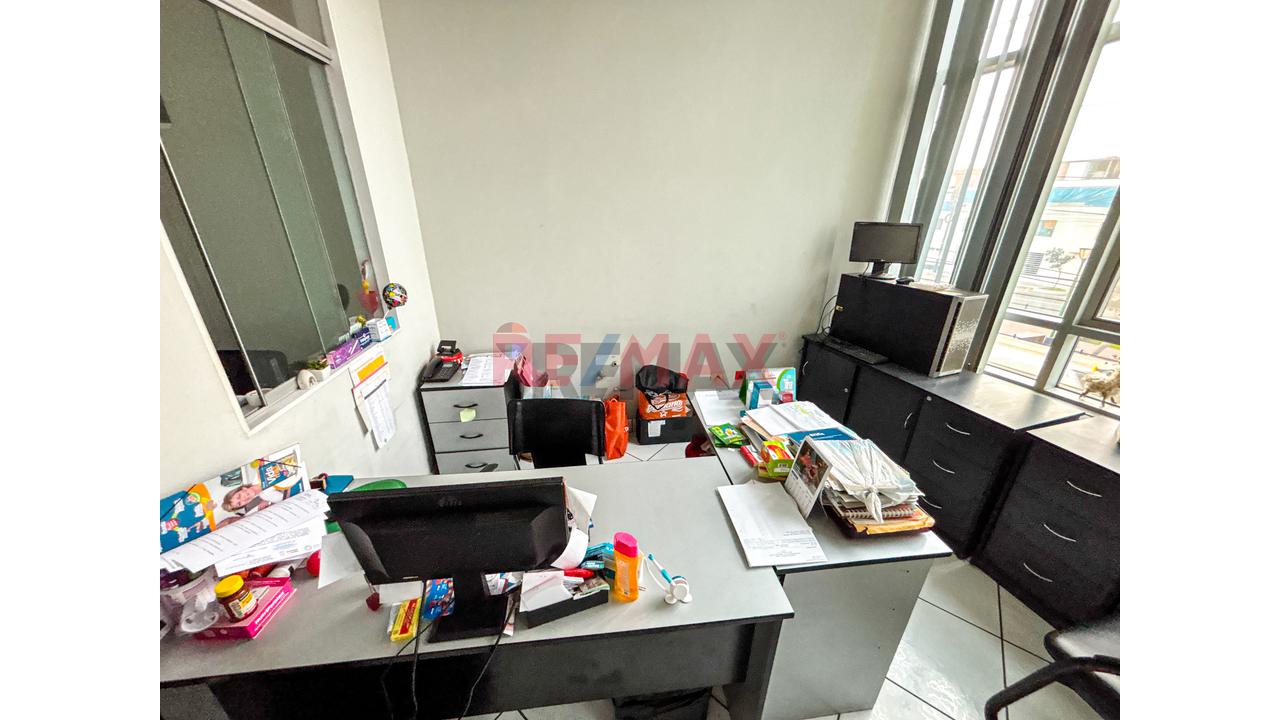 Alquiler De Local Comercial Con Zonificación Cz – Av. Perú (Cdra. 32), San Martín De Porres – Piso 1 Y 2 (525M2) — foto 4