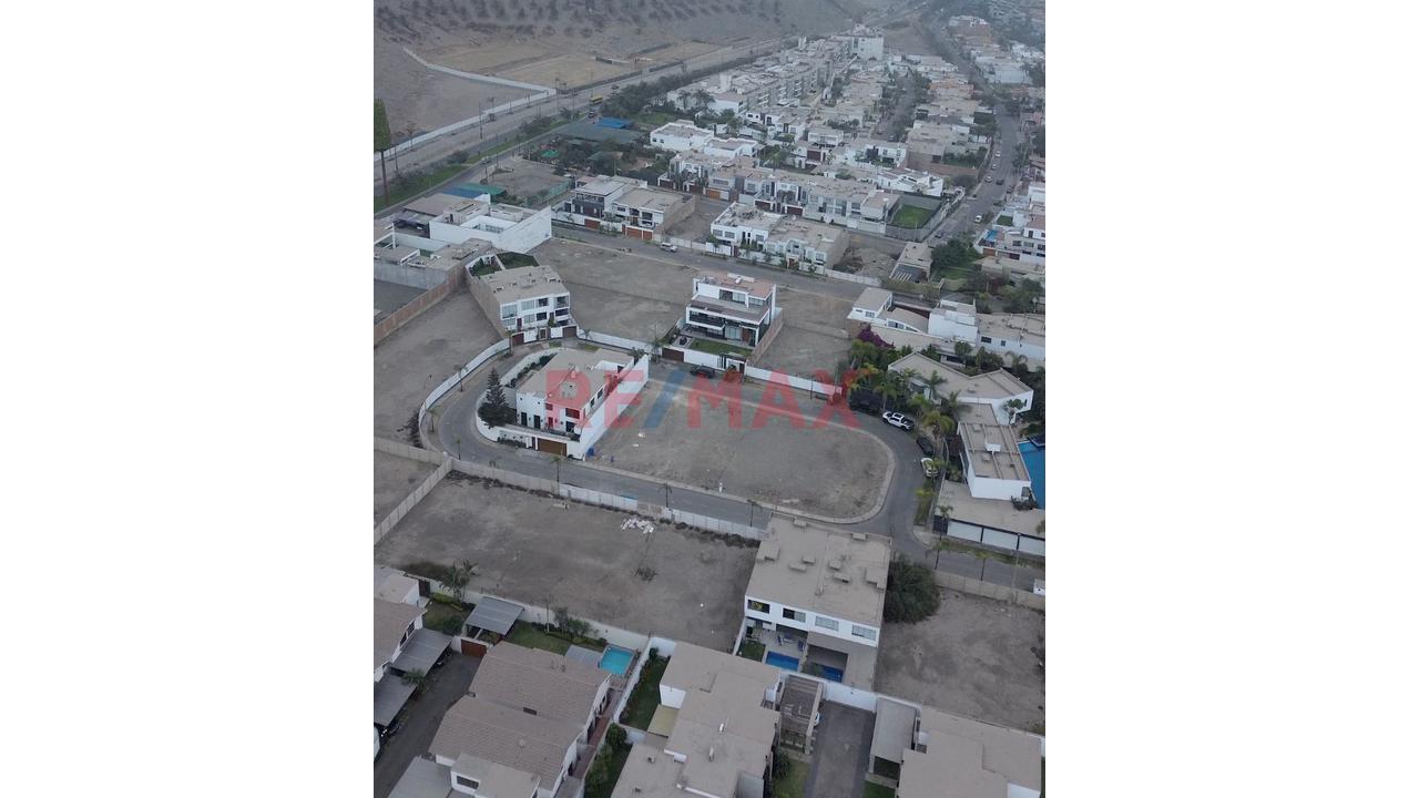Amplio Terreno En Condominio En Venta — foto 2