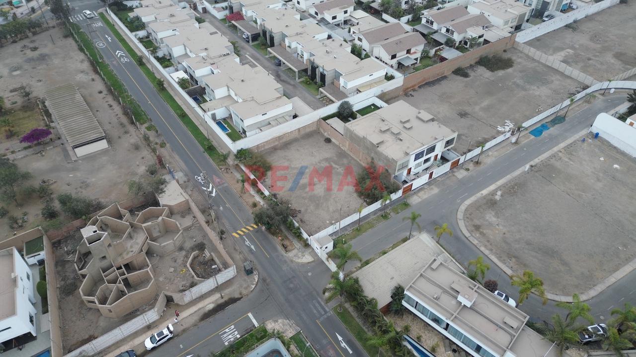 Amplio Terreno En Condominio En Venta