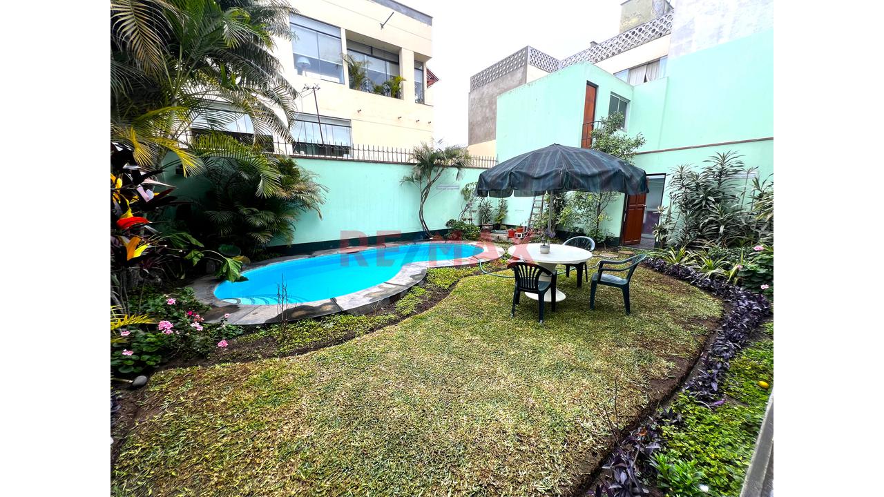Venta De Casa Con Piscina, Sauna Y 4 Estacionamientos En San Borja — foto 10