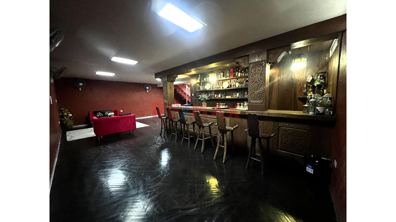 Venta De Casa Con Piscina, Sauna Y 4 Estacionamientos En San Borja — foto 8