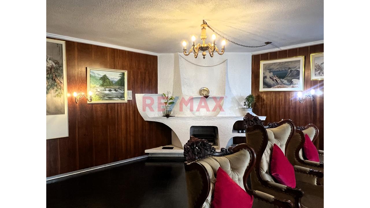 Venta De Casa Con Piscina, Sauna Y 4 Estacionamientos En San Borja — foto 5