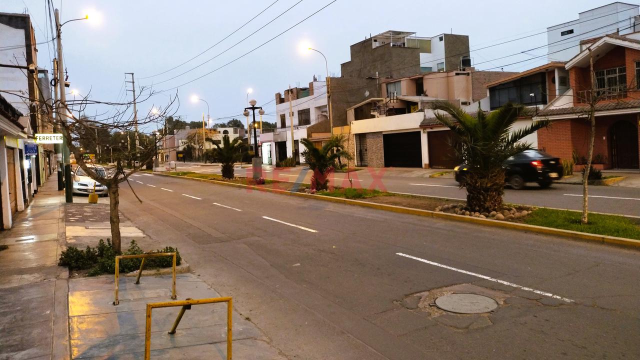 Se Vende Terreno En Av Ballestas Urb. Los Cedros De Villa Chorrillos — foto 9
