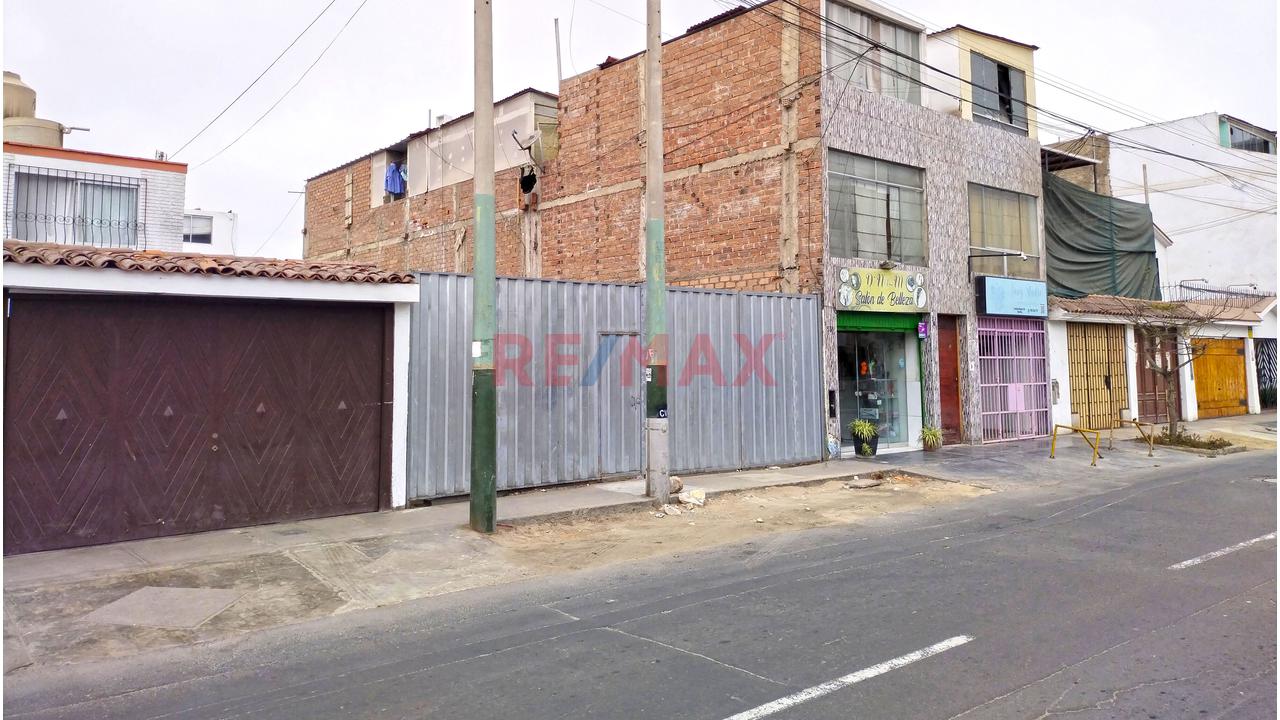 Se Vende Terreno En Av Ballestas Urb. Los Cedros De Villa Chorrillos — foto 3