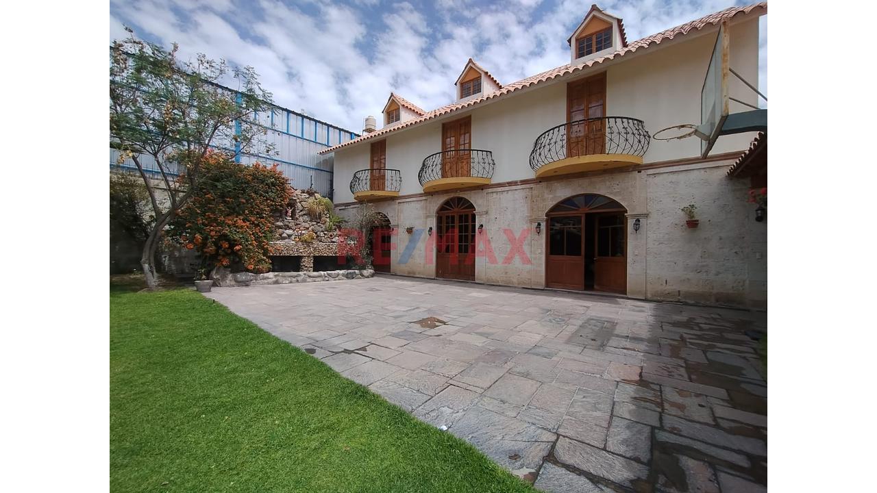 Se Vende Amplia Casa En Lara – Socabaya - 14