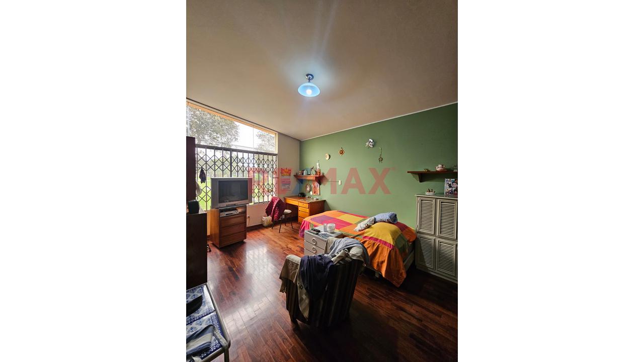 Se Vende Casa En La Molina Frente A Parque - 17