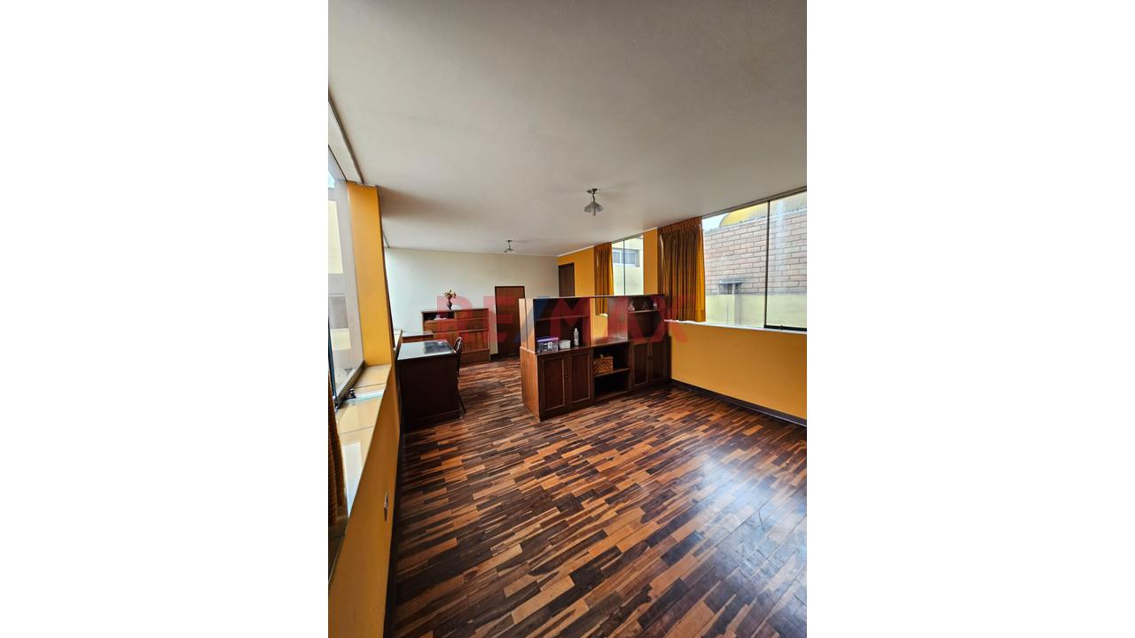 Se Vende Casa En La Molina Frente A Parque - 19