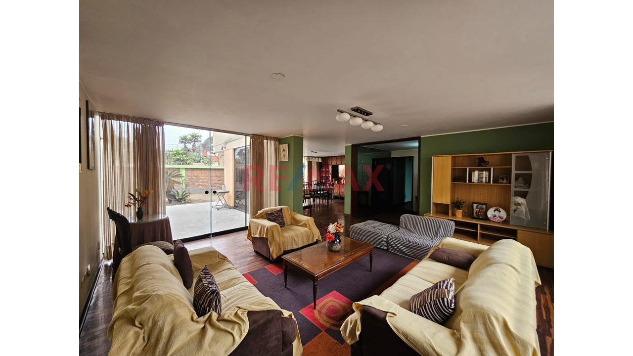Se Vende Casa En La Molina Frente A Parque - 4