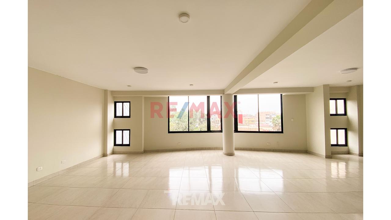 Moderno Y Amplio Departamento  De  Estreno En San Juan De Lurigancho — foto 8