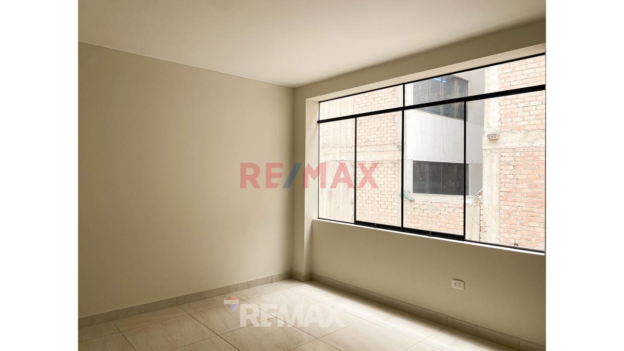 Moderno Y Amplio Departamento  De  Estreno En San Juan De Lurigancho — foto 5