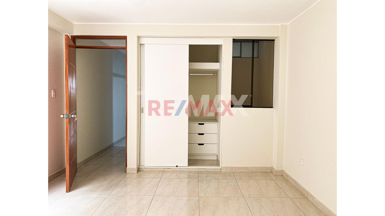 Moderno Y Amplio Departamento  De  Estreno En San Juan De Lurigancho — foto 3