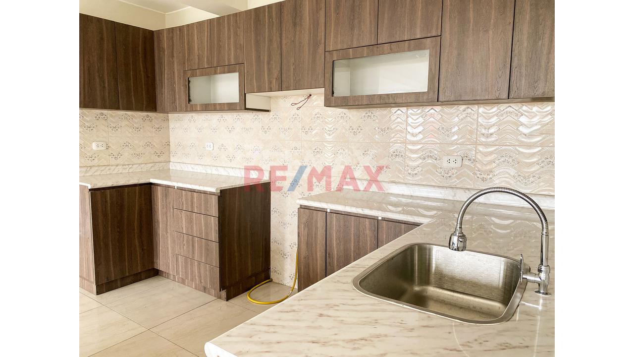 Moderno Y Amplio Departamento  De  Estreno En San Juan De Lurigancho — foto 2