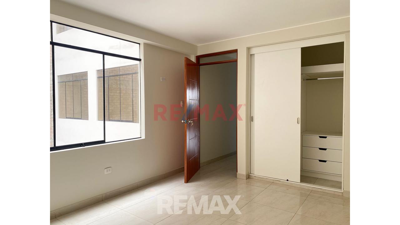 Moderno Y Amplio Departamento  De  Estreno En San Juan De Lurigancho — foto 4