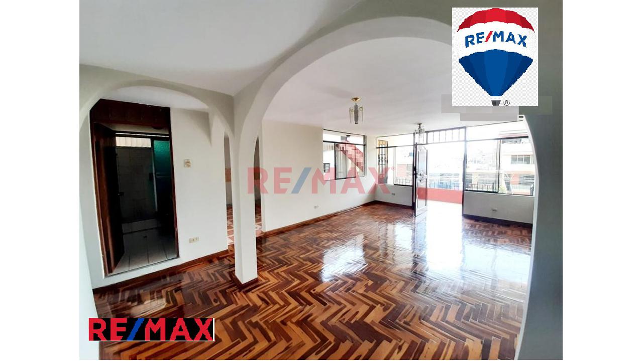 Se Vende Amplio Departamento En Urb. Las Flores Cerca A Estacon Los Jardines S.J.L. — foto 5