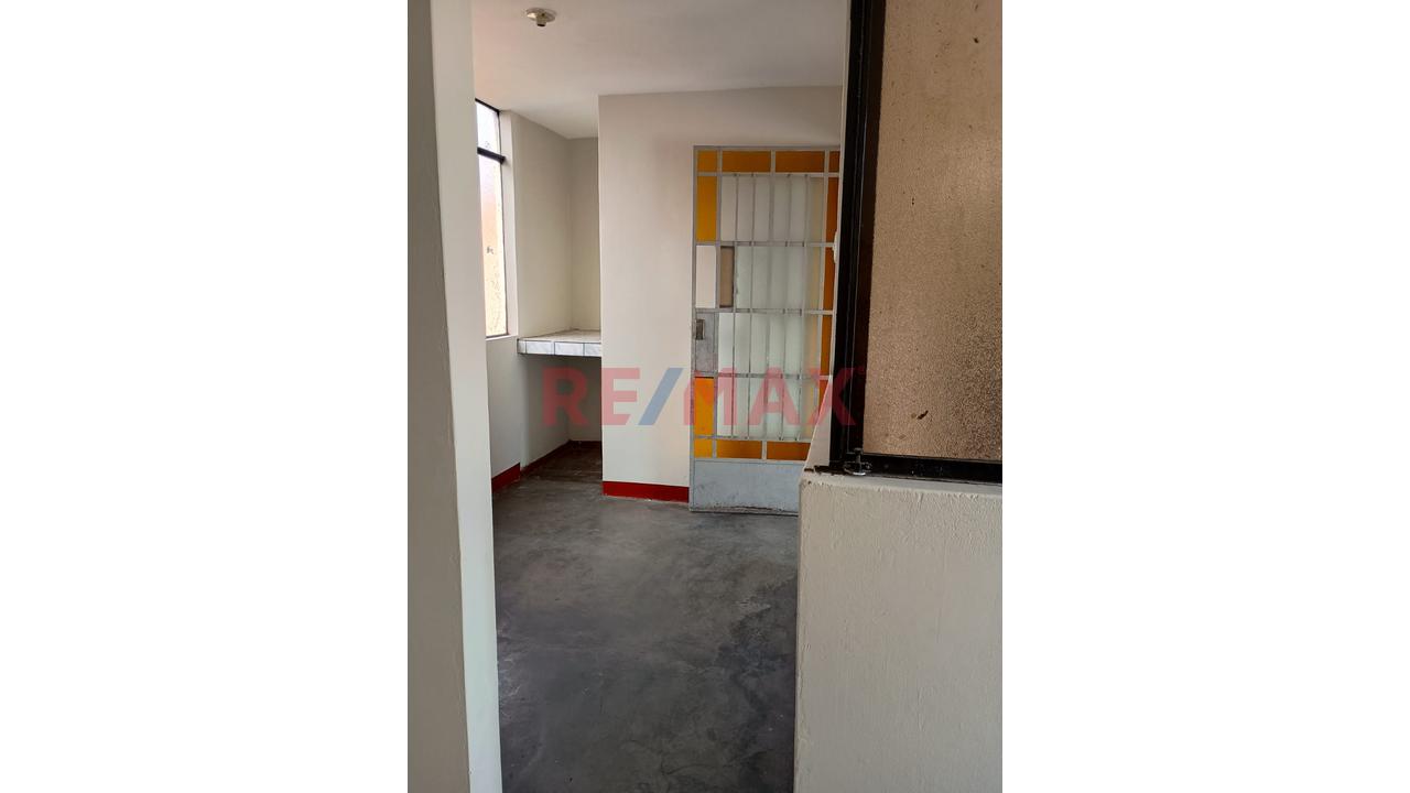 🔑 ¡Ocasión Única! Se Vende Departamento En Zona Exclusiva – Urb. Las Flores, S.J.L. — foto 10
