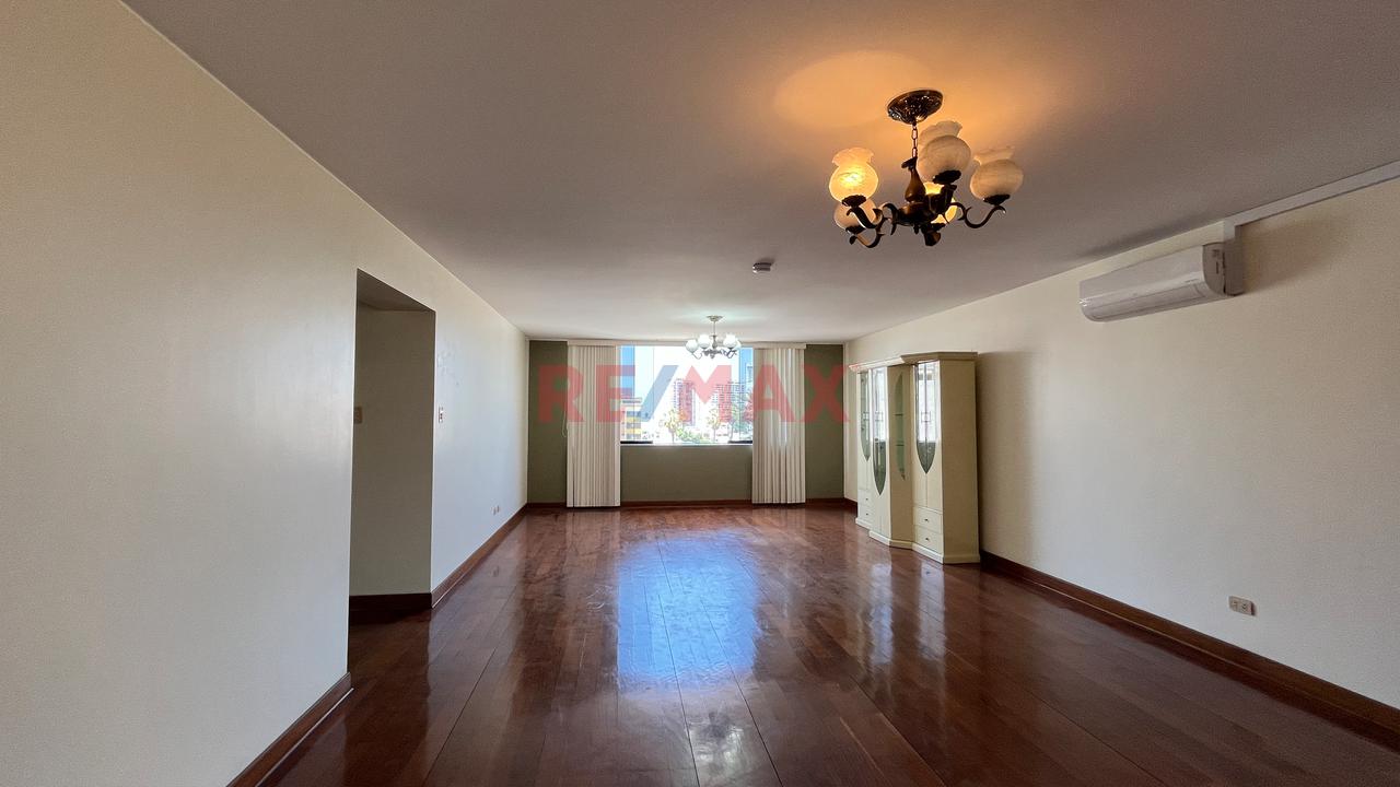 Venta De Departamento Con Ascensor En San Isidro Excelente Ubicación - 20