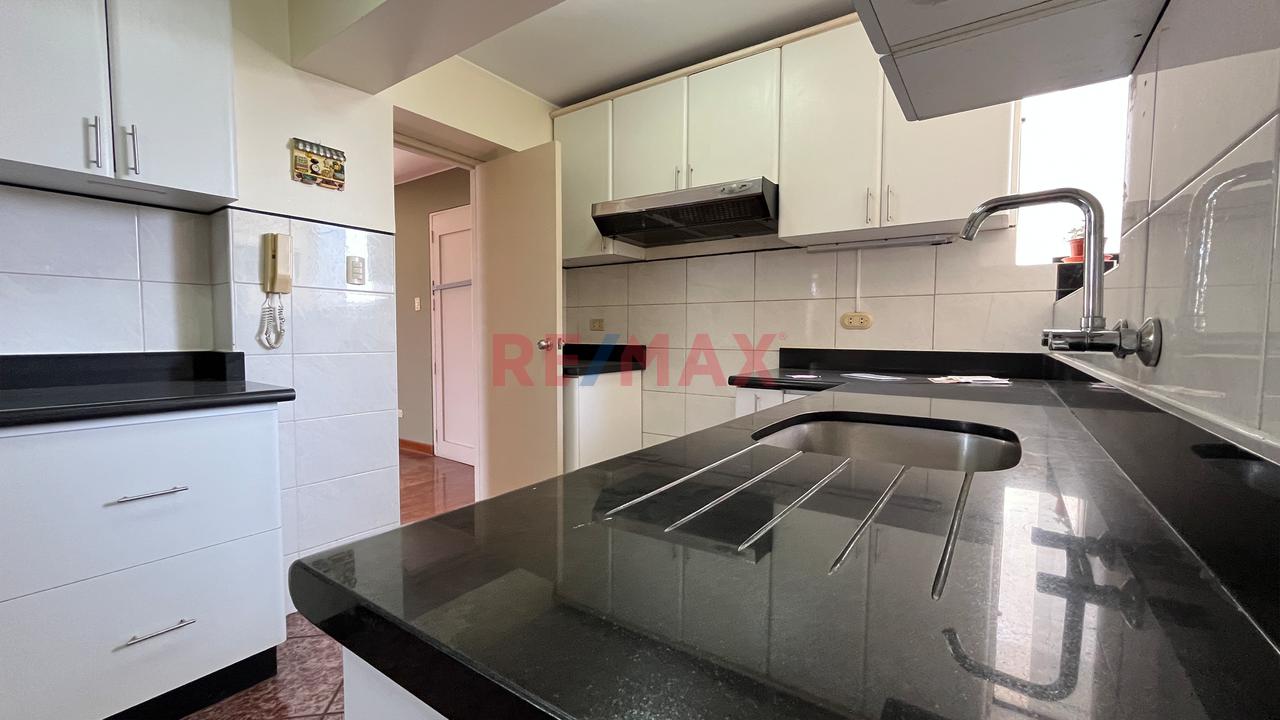 Venta De Departamento Con Ascensor En San Isidro Excelente Ubicación - 7