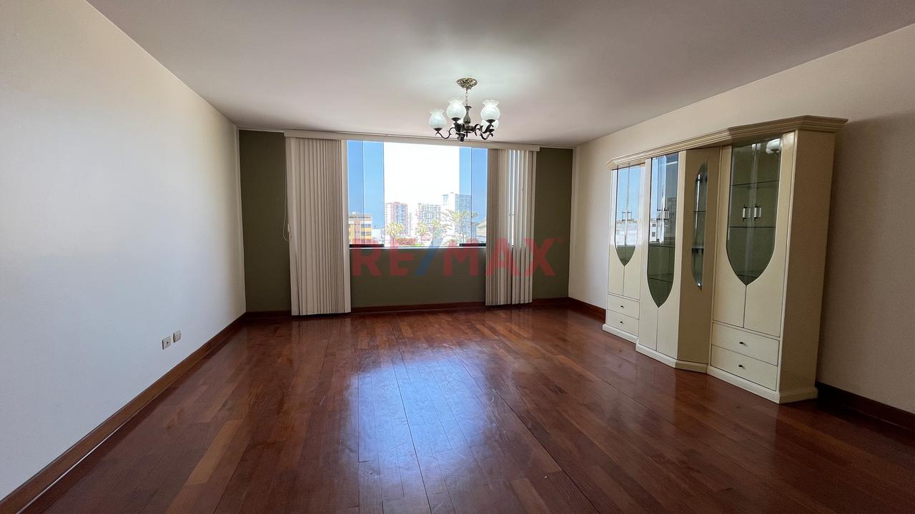 Venta De Departamento Con Ascensor En San Isidro Excelente Ubicación - 13