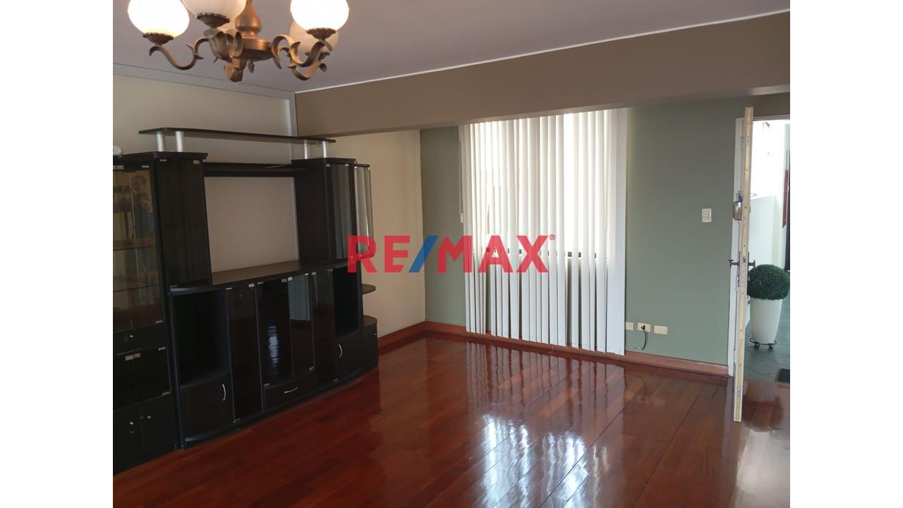 Venta De Departamento Con Ascensor En San Isidro Excelente Ubicación