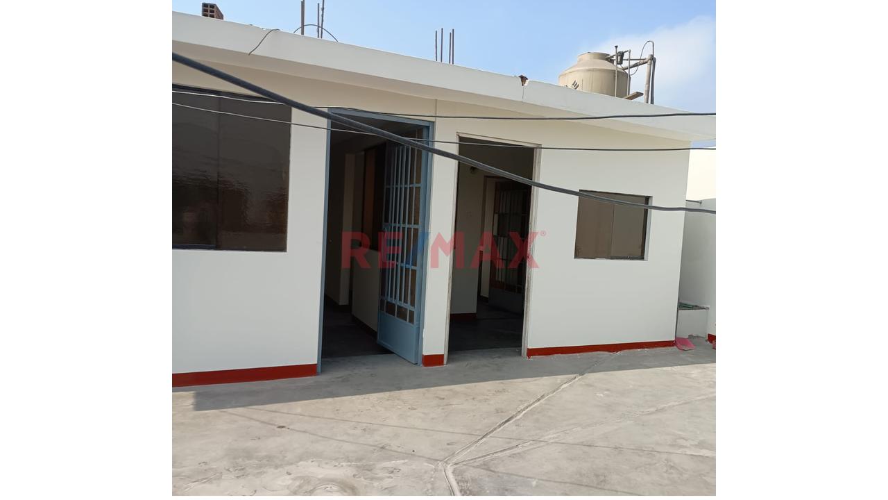 🔑 ¡Ocasión Única! Se Vende Departamento Duplex En Zona Exclusiva – Urb. Las Flores, S.J.L. - 10