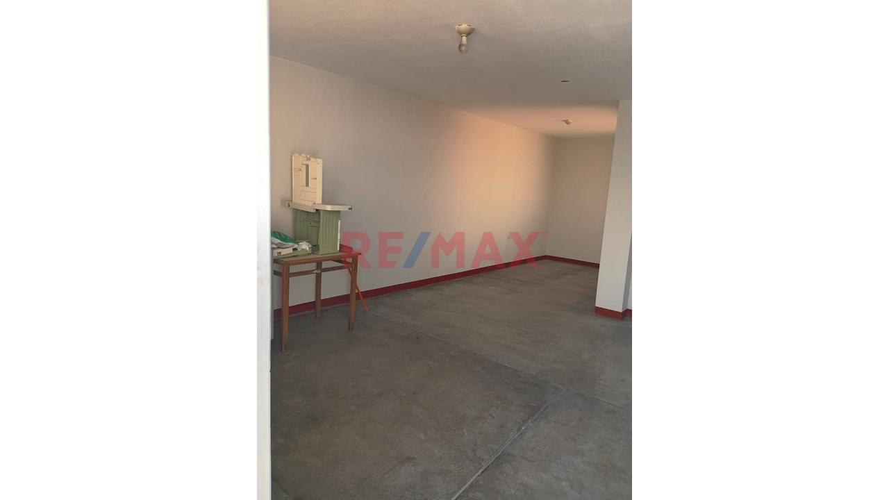 🔑 ¡Ocasión Única! Se Vende Departamento Duplex En Zona Exclusiva – Urb. Las Flores, S.J.L. - 5