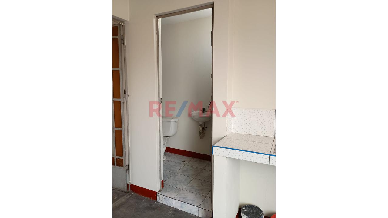 🔑 ¡Ocasión Única! Se Vende Departamento Duplex En Zona Exclusiva – Urb. Las Flores, S.J.L. - 9