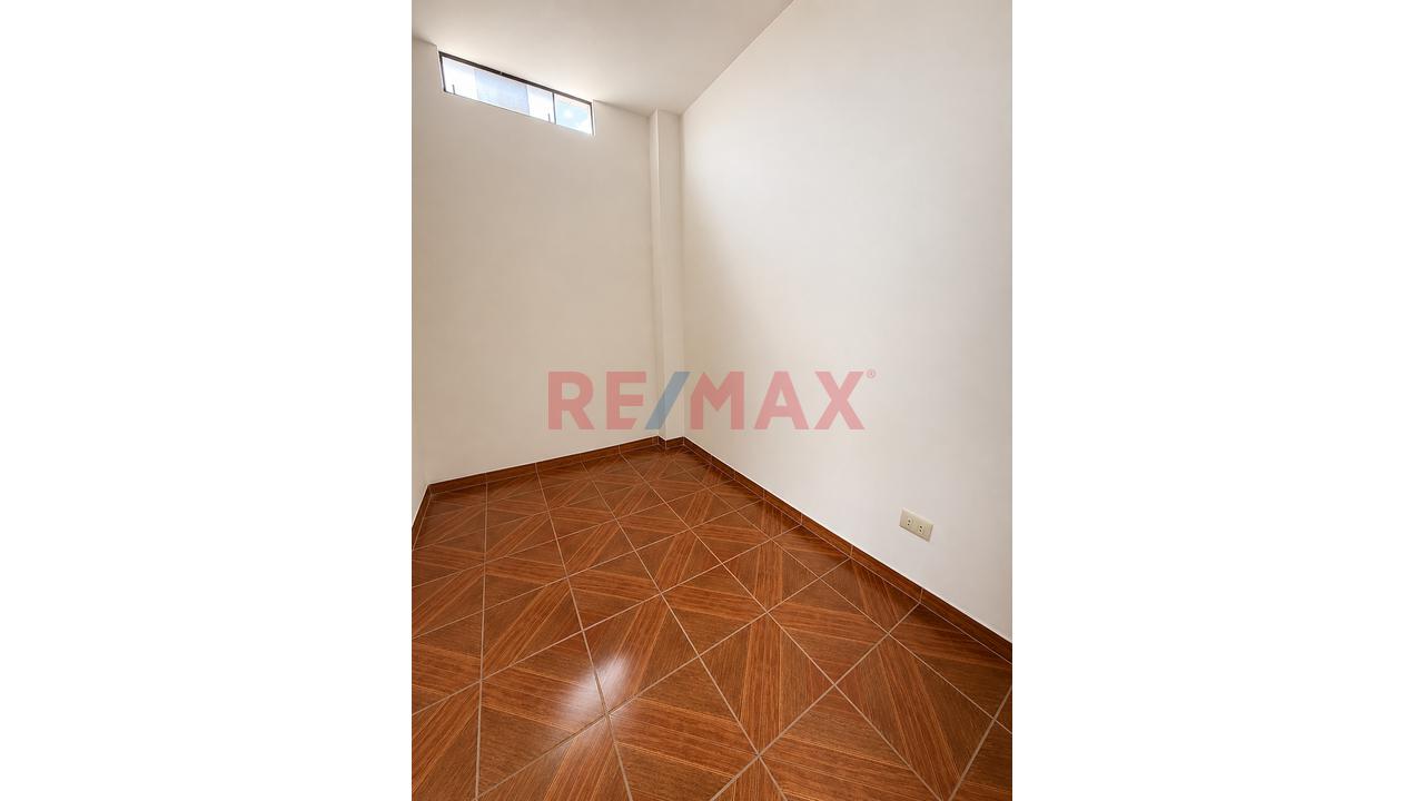 Vendo Casa Frente A Parque En Los Cedros De Villa Chorrillos - 8