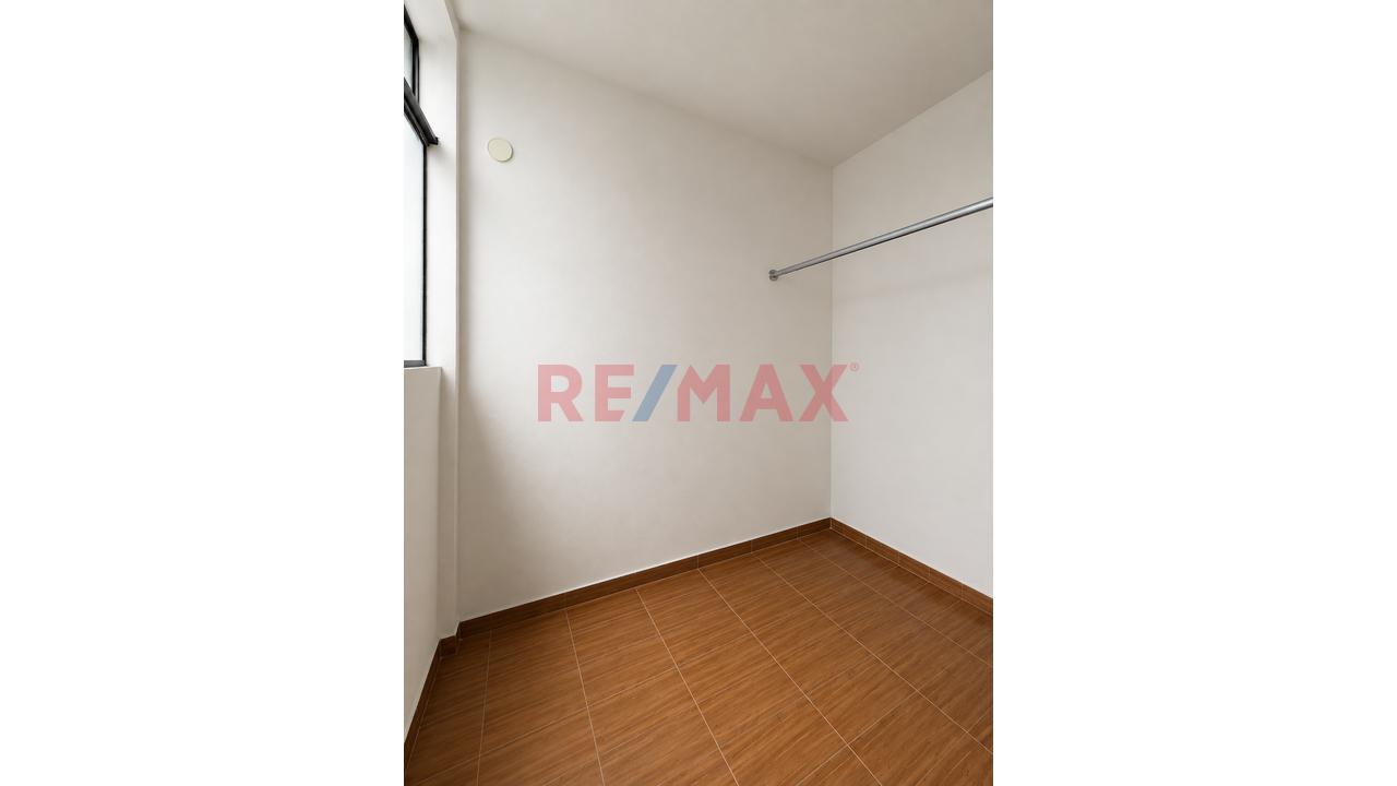 Vendo Casa Frente A Parque En Los Cedros De Villa Chorrillos - 13