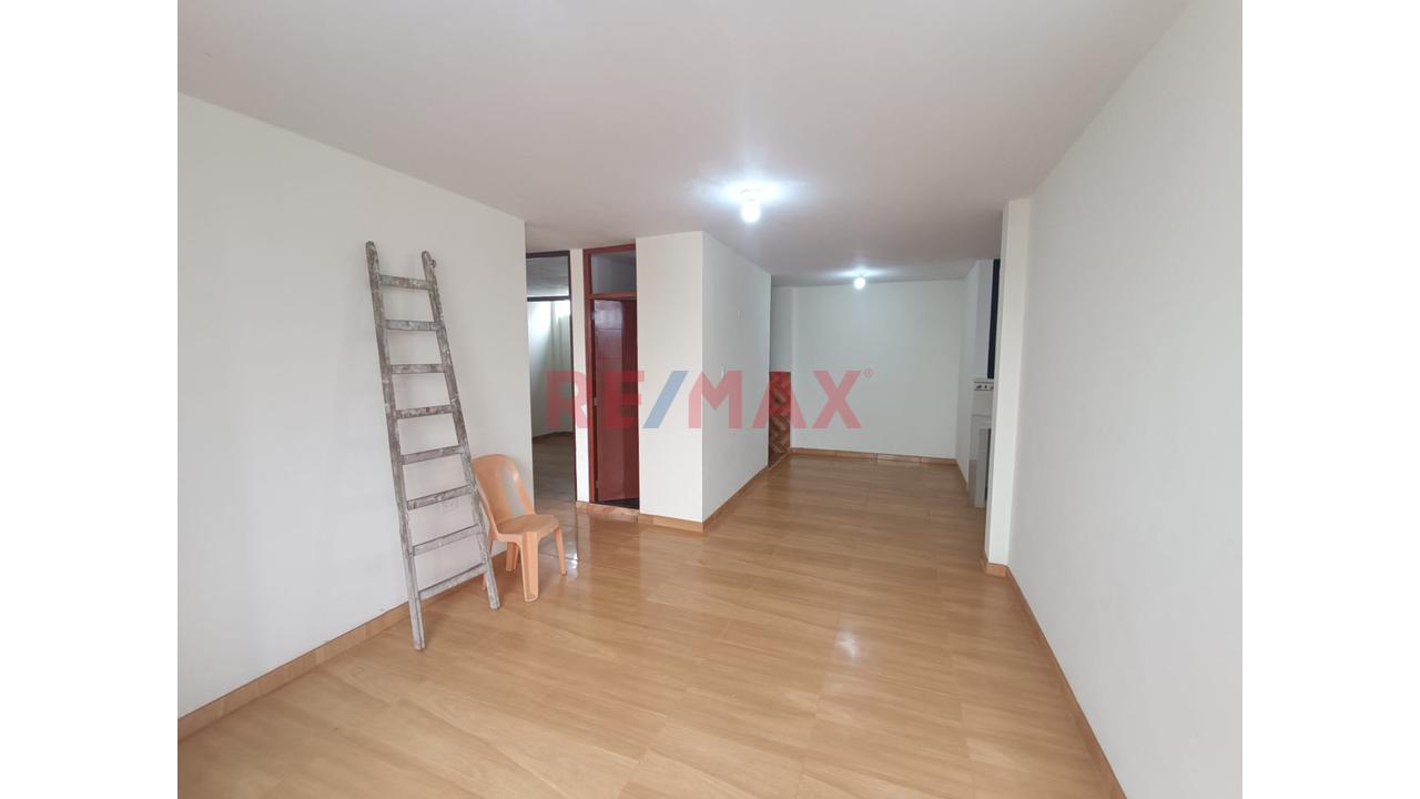 Se Vende Casa De 3 Pisos En Ancon - 15