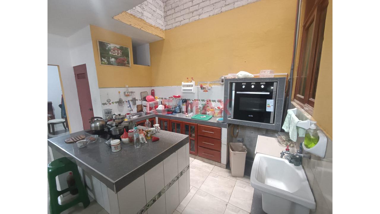 Se Vende Casa De 3 Pisos En Ancon - 9