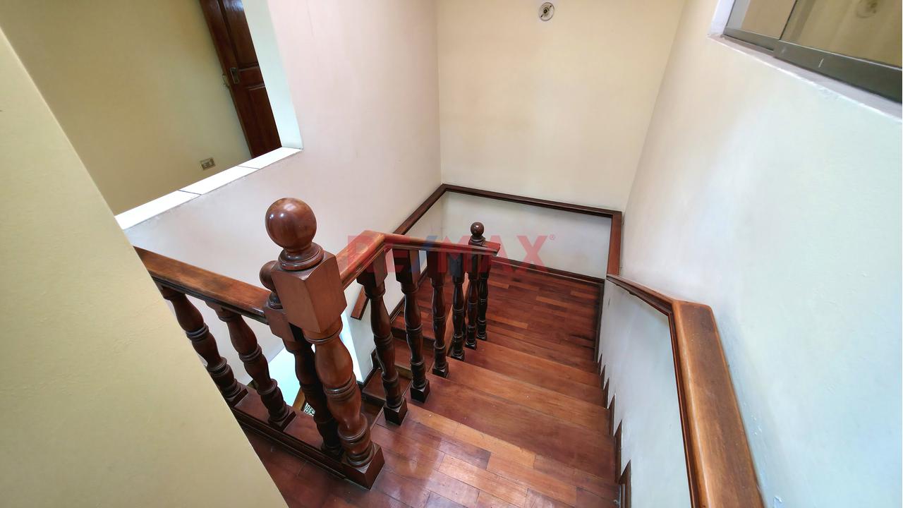 Casa de 5 dormitorios en Santiago de Surco, 240 m² — foto 5