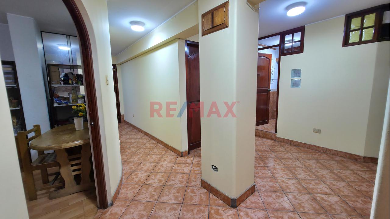 Casa de 5 dormitorios en Santiago de Surco, 240 m² — foto 3